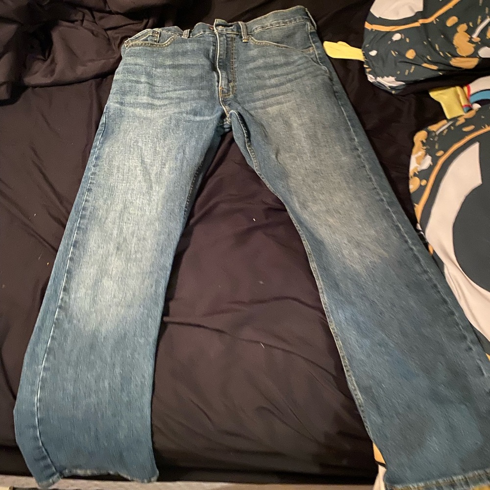 Signature Levi Strauss jeans only worn one time 32/34
